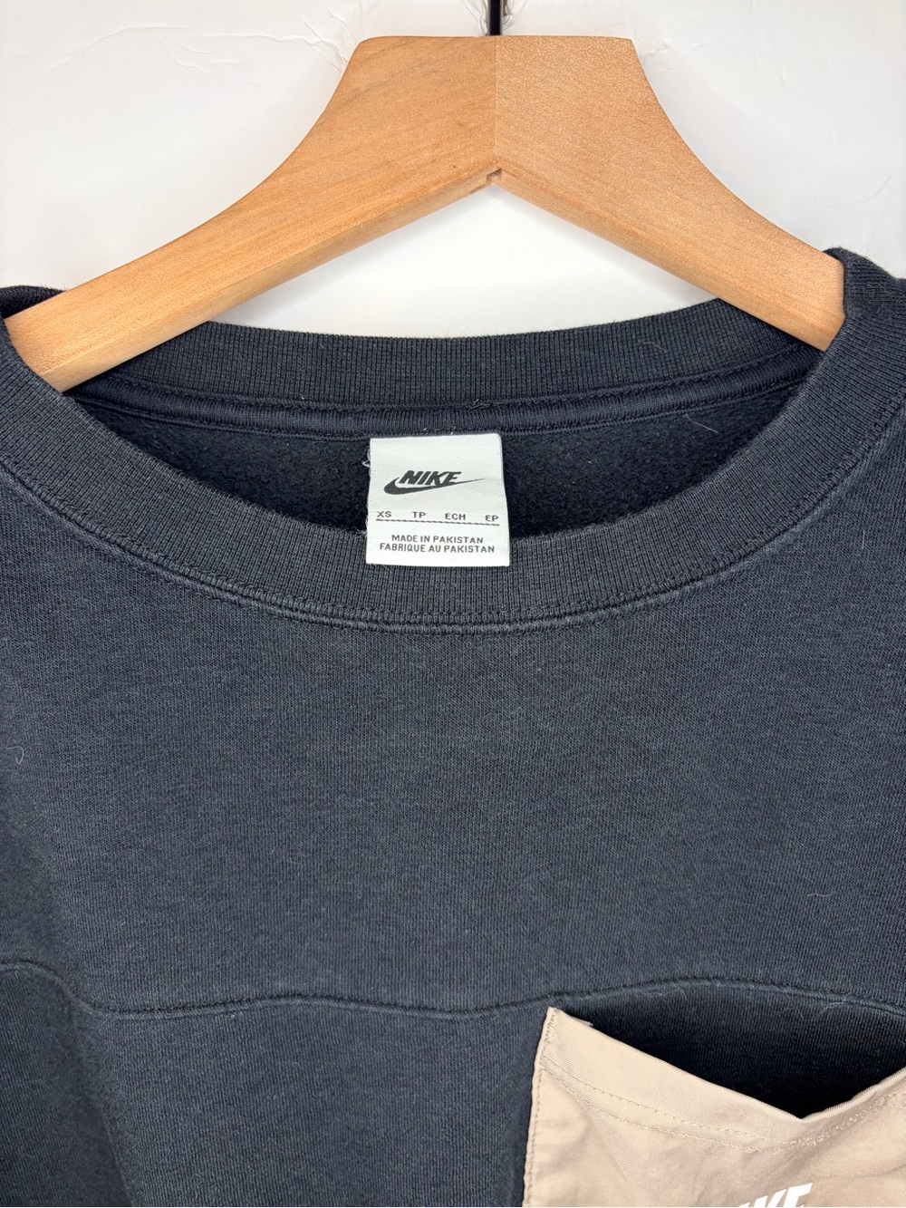 Nike Women's Black Sportswear Heritage Fleece Crewneck Sweatshirt, Size XS - Picture 5 of 10